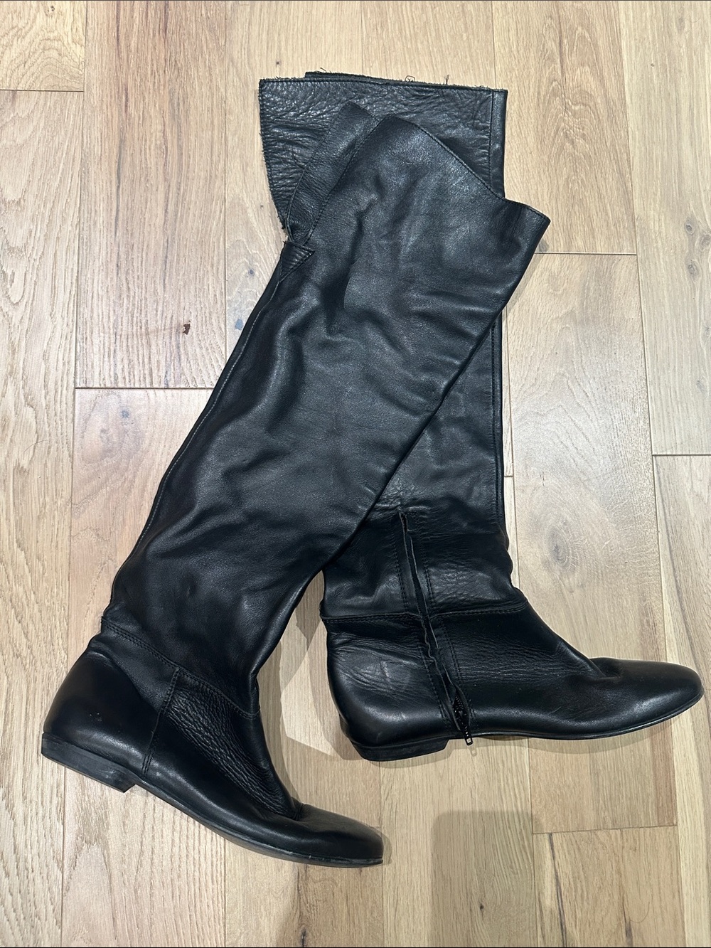Black Leather Knee-High Women's Boots